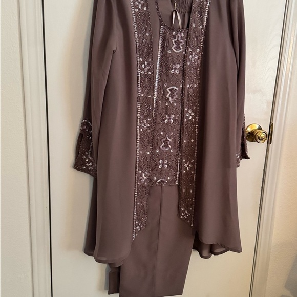 Mauve Embellished Dress & Jacket Set Women’s Size L Beaded Formal Wedding - Picture 6 of 6